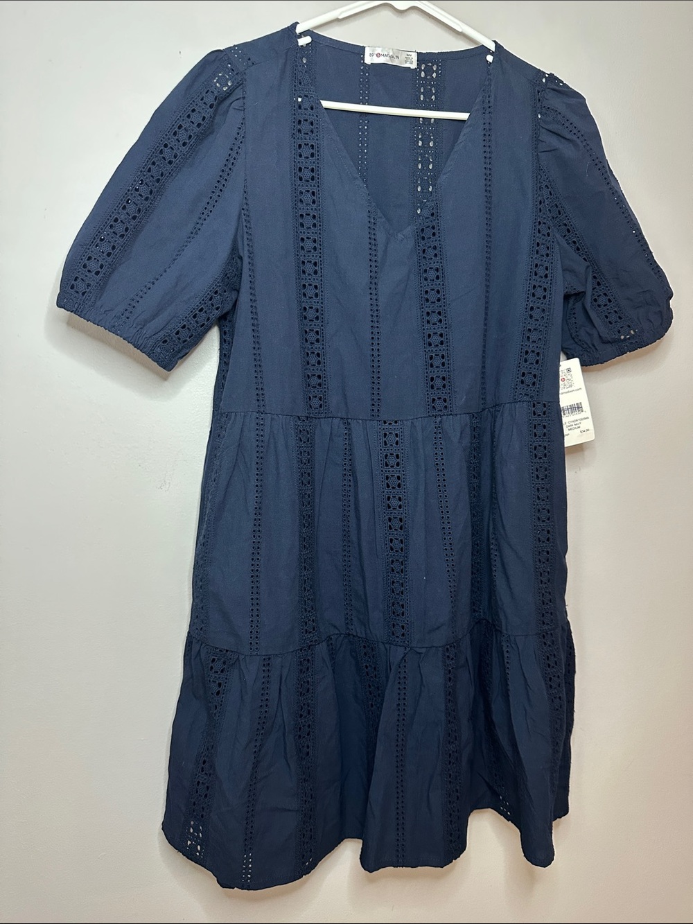 89th & Madison Navy Eyelet Tiered Short-Sleeve Dress size M NWT